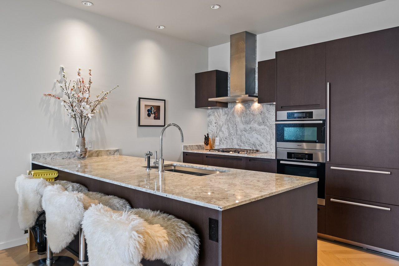 Suite 5707- 180 University Avenue 