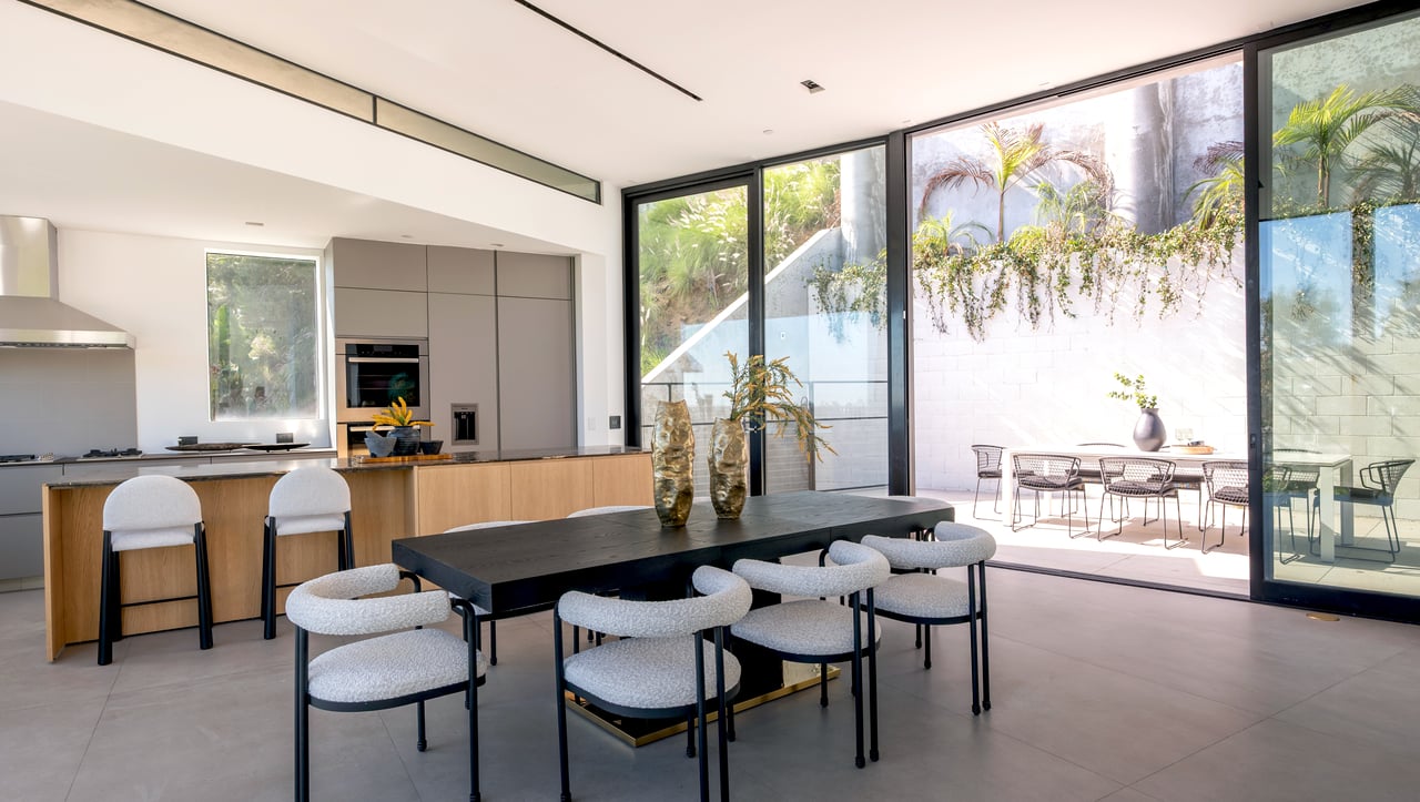 9277 Thrush Way, Sunset Strip