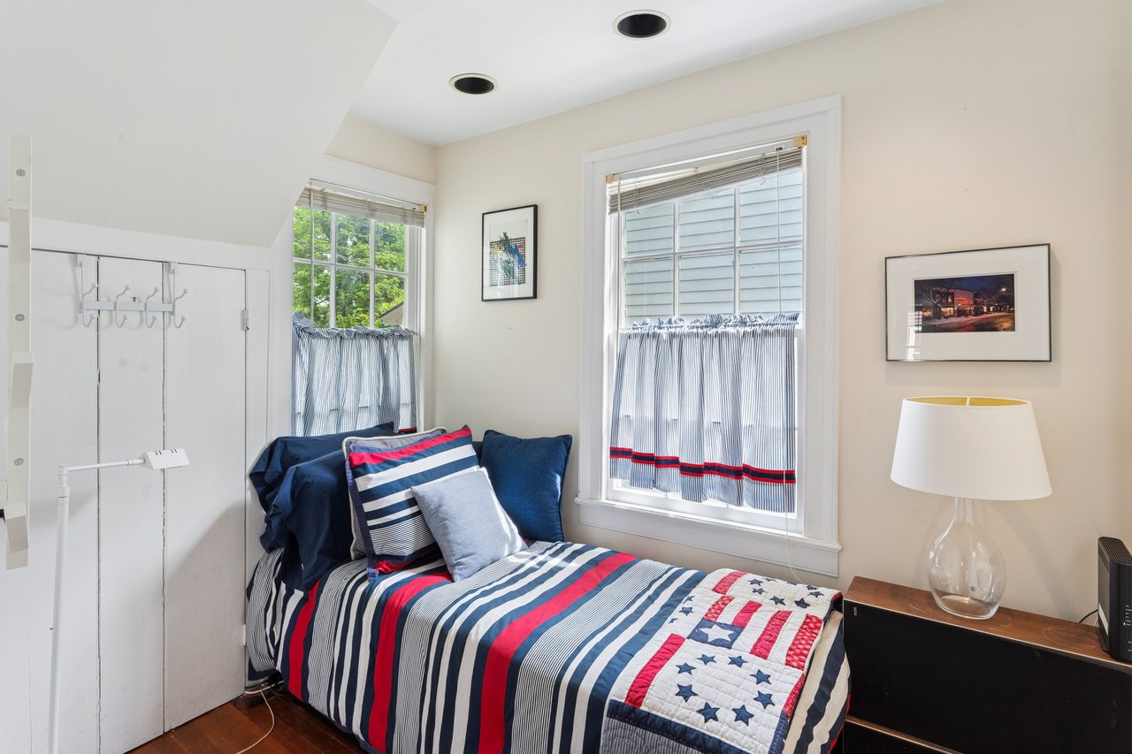 Charming and Renovated in the Village