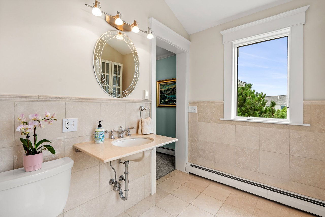 6 Naomi | Gloucester