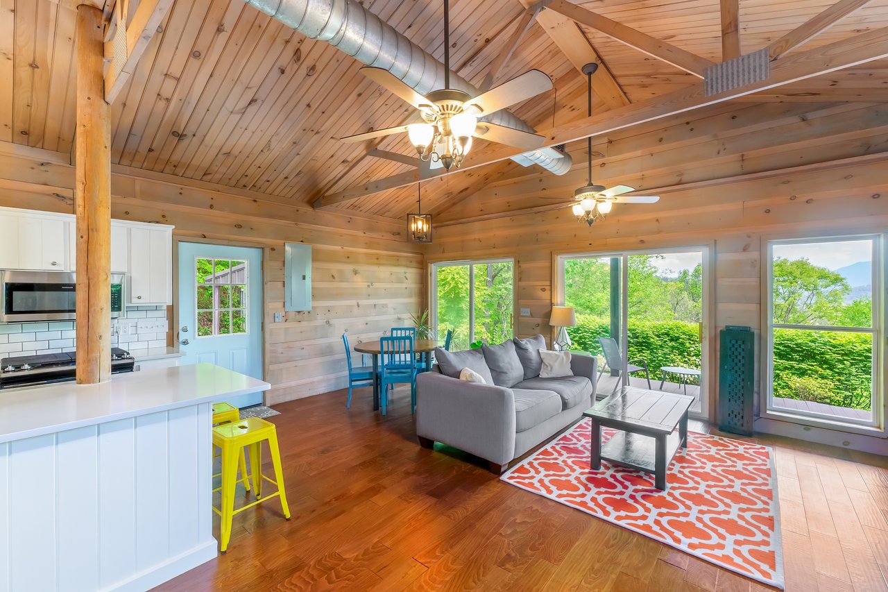438 PALMETTO DR