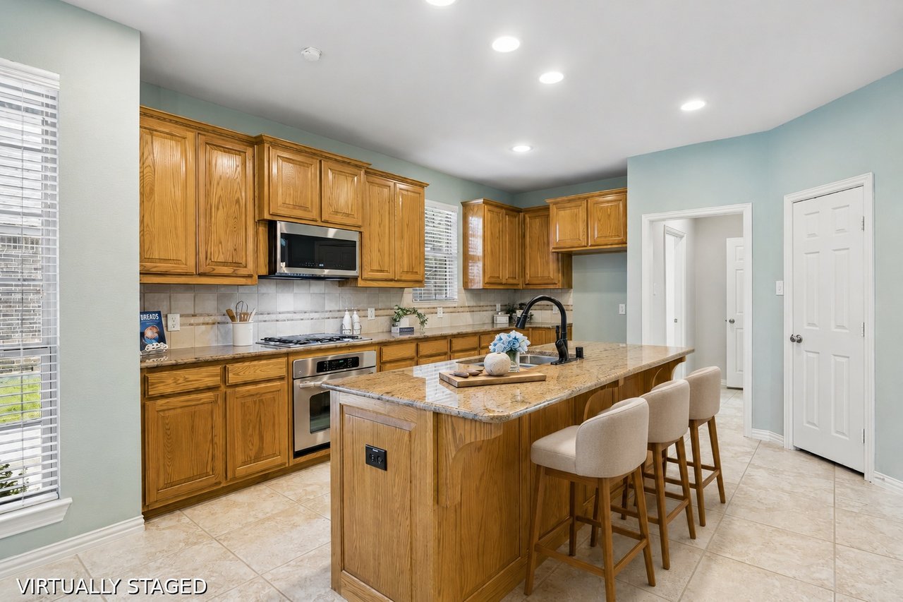 7001 Handen Drive