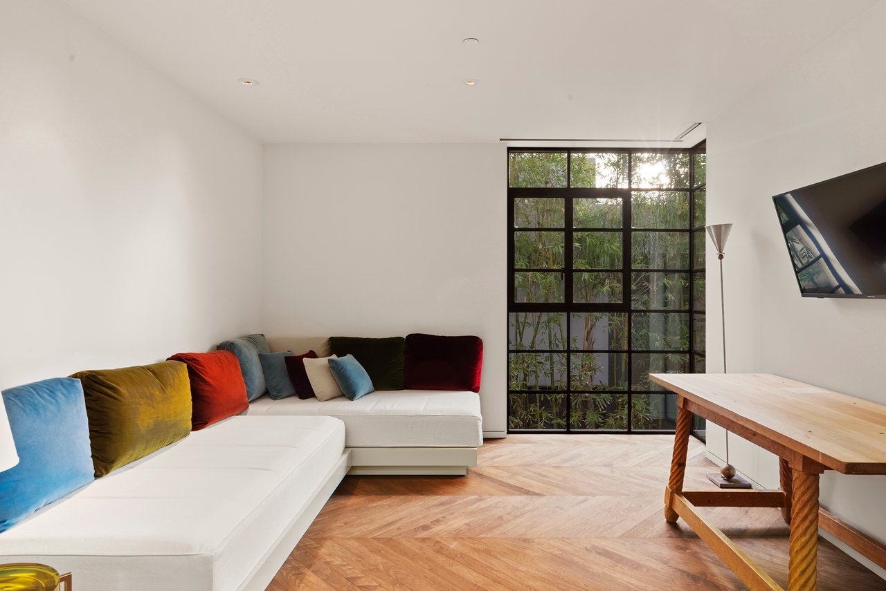 634 Milwood Ave, Venice 