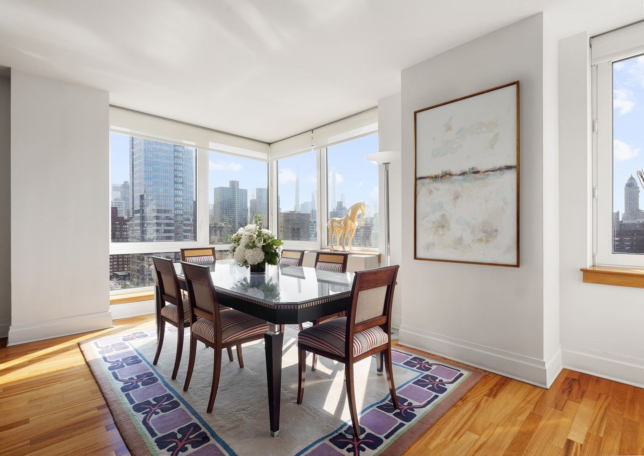 300 E 77th St #18A