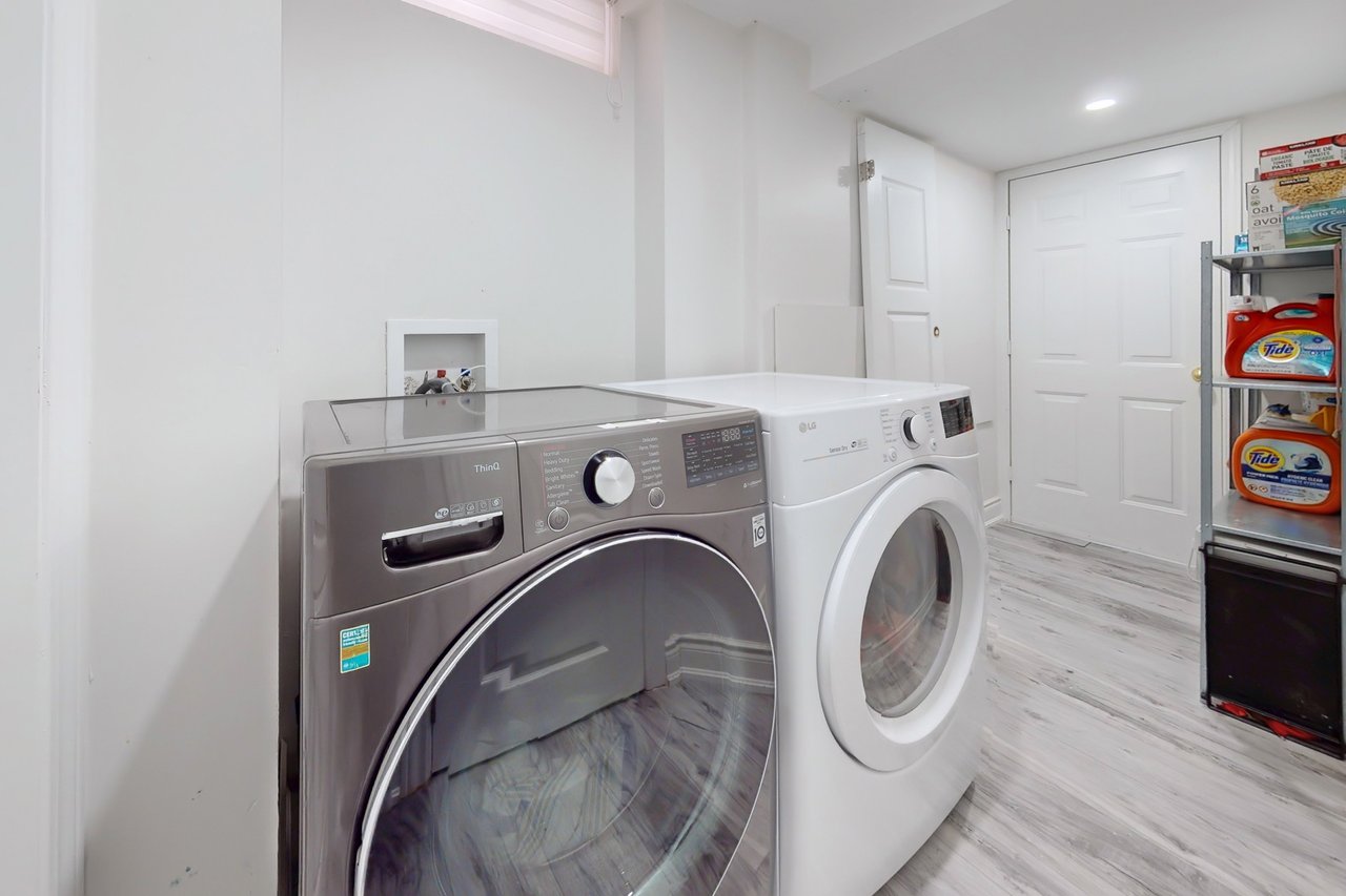 851 Clemens Crescent