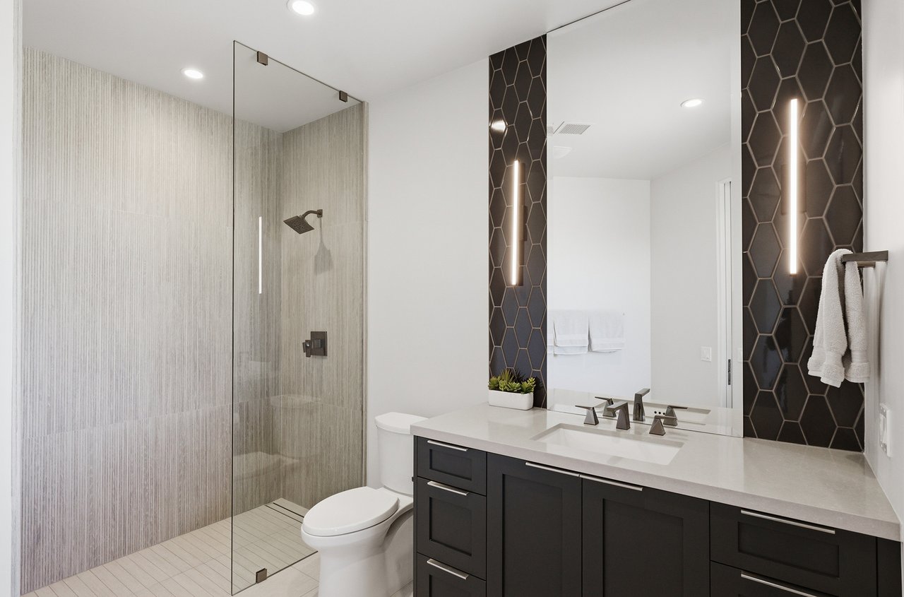 5411 E ROADRUNNER Road