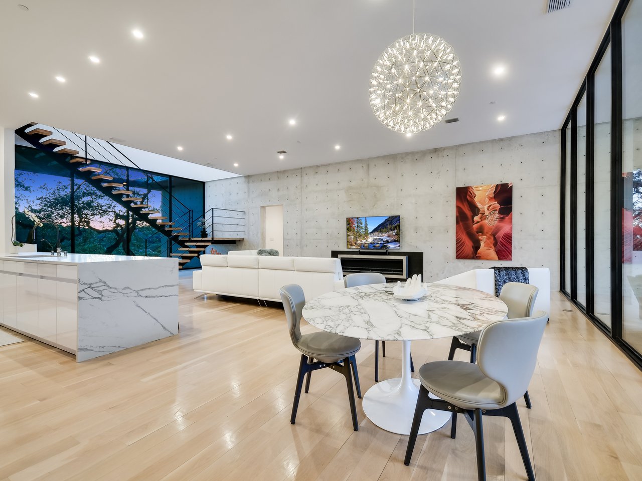 Private, Modern Masterpiece