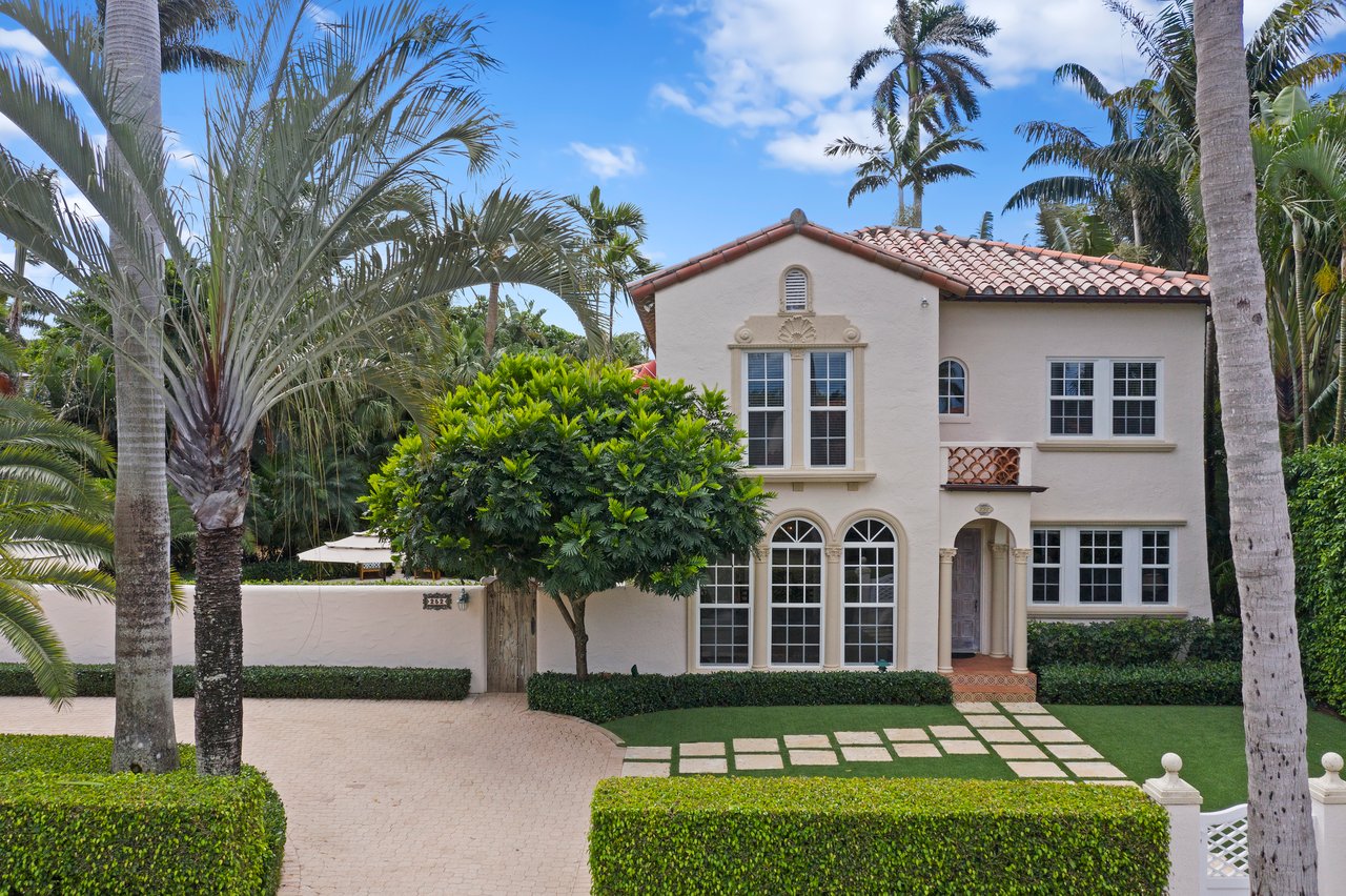 Double Lot Charmer In Town