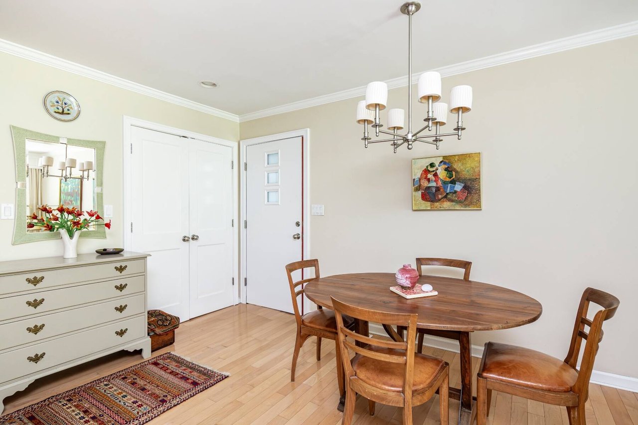 514 Pantigo Rd Unit 5