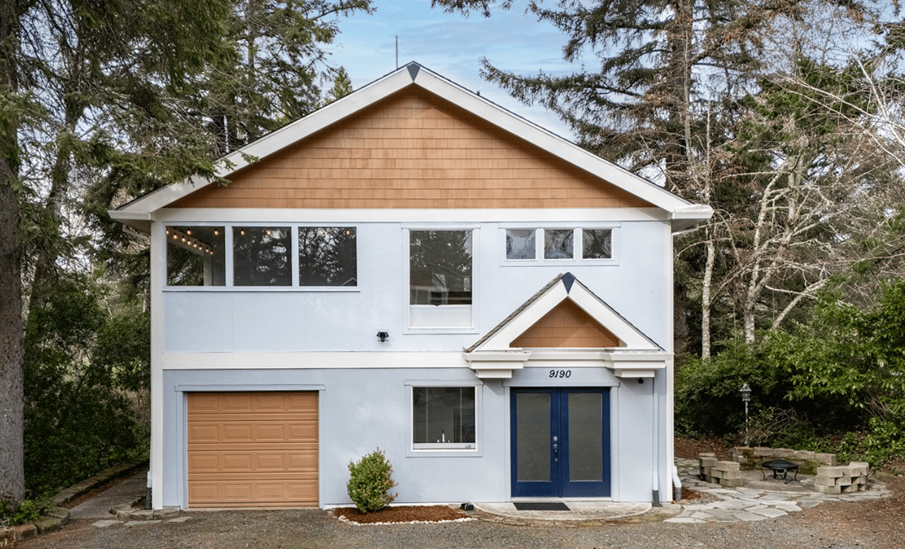 Sold versatile coastal home at 9190 Puffin Ln in Manzanita Oregon with golf course and mountain views