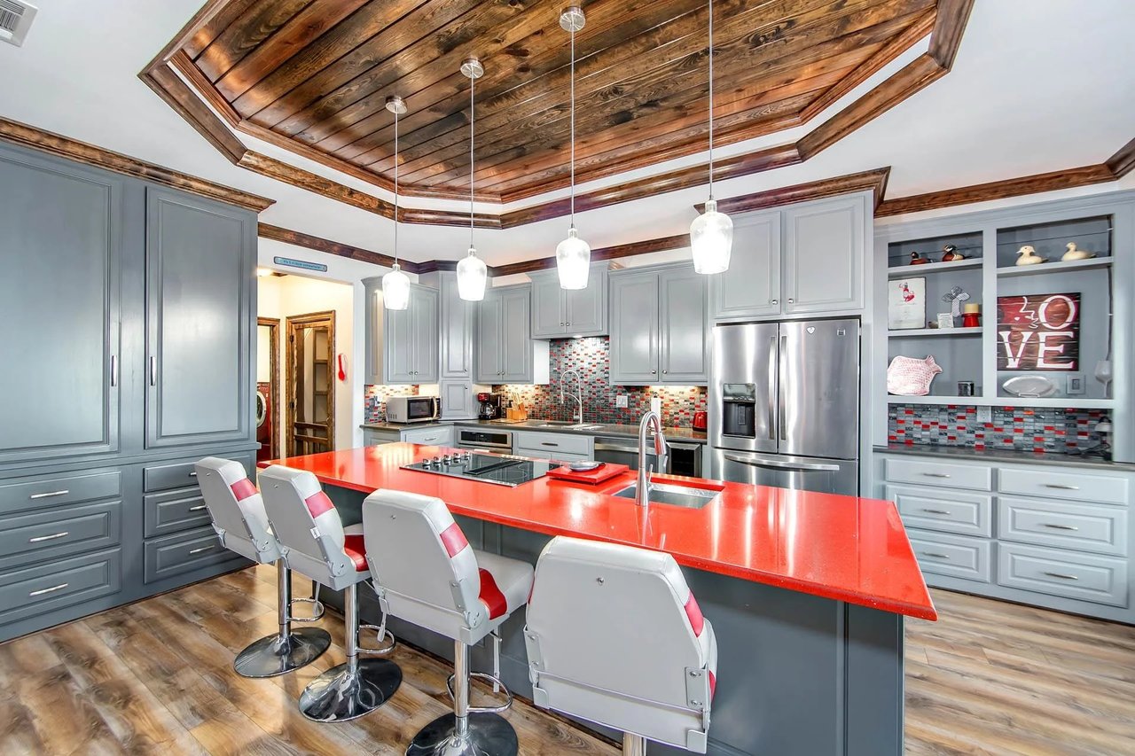 187 Trout Ct