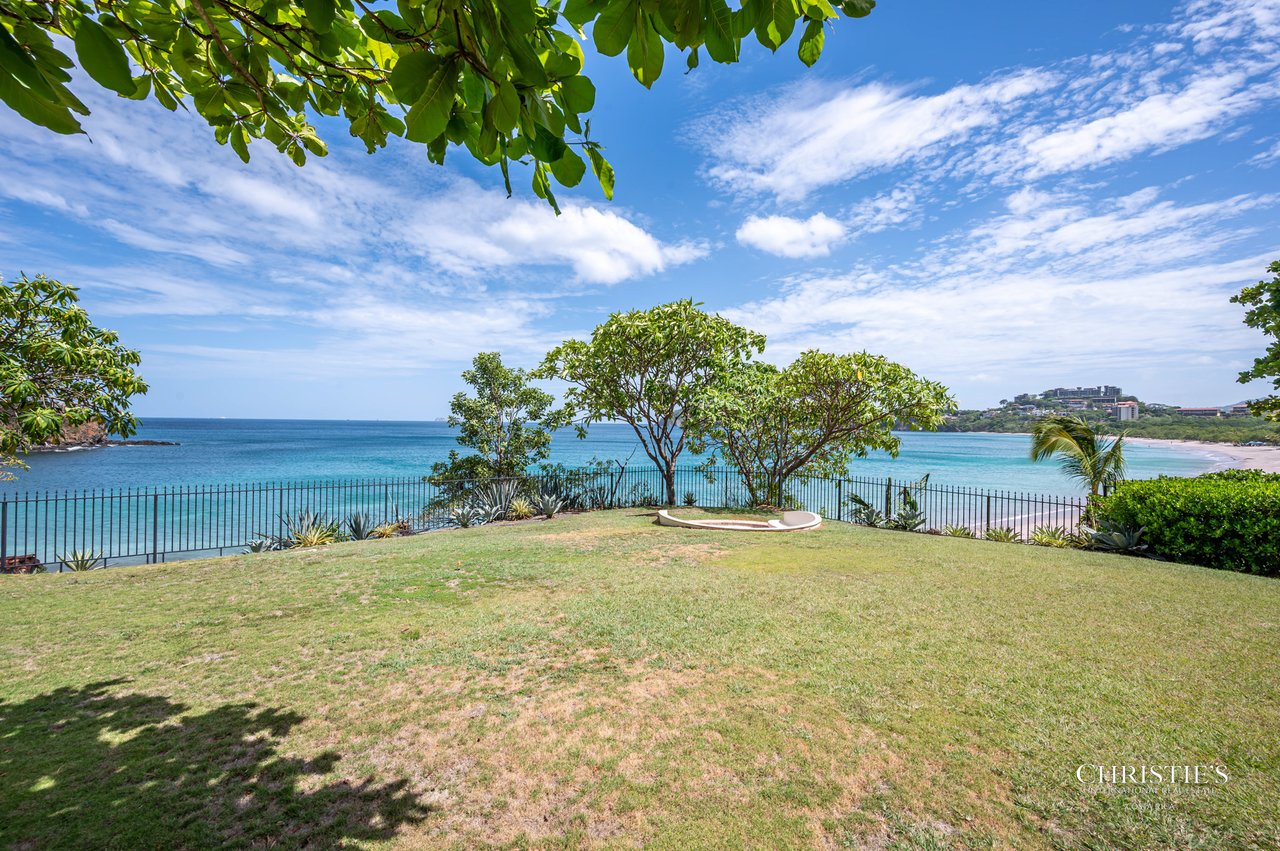 Casa Playa Bonita | Beachfront Luxury Estate in Playa Flamingo