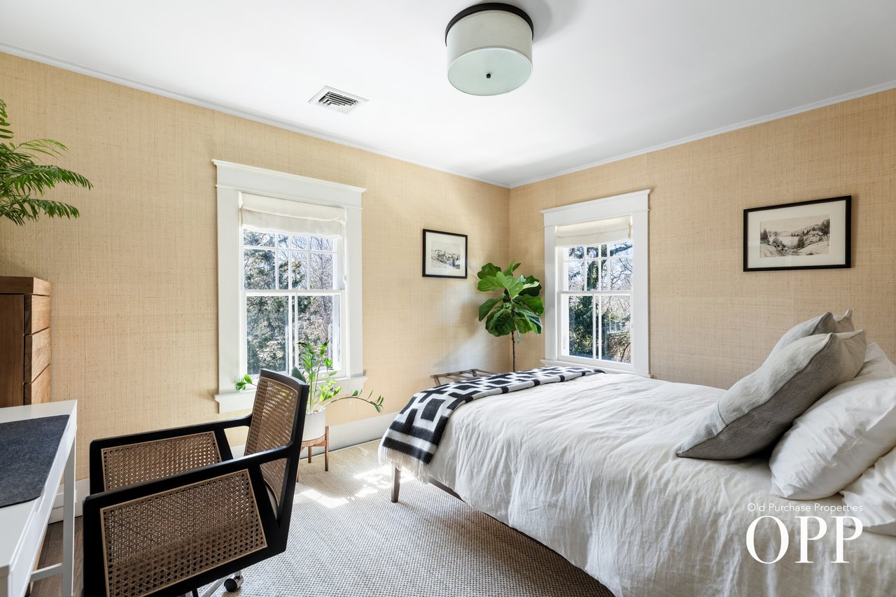 A MOVE-IN READY BELLPORT ORIGINAL