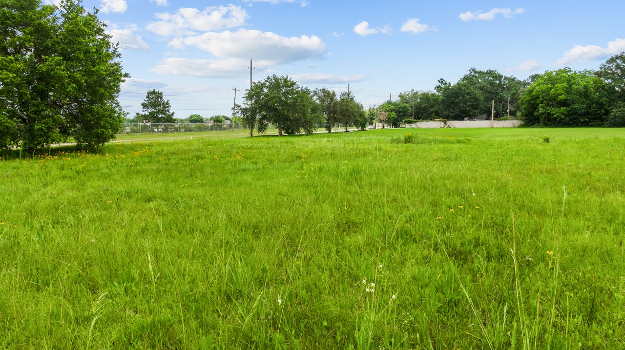 825 League City Pkwy