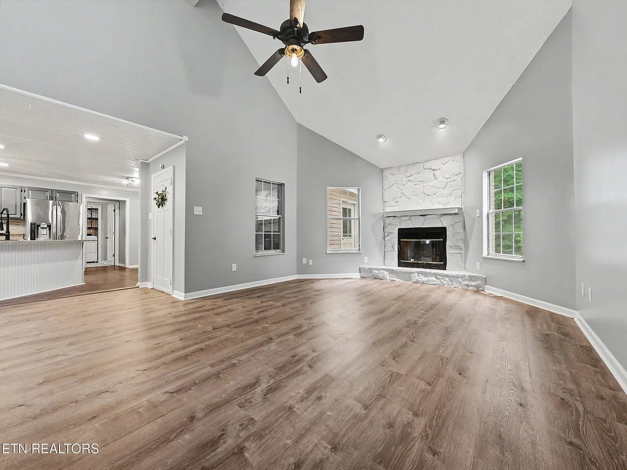 5516 Oakside Drive