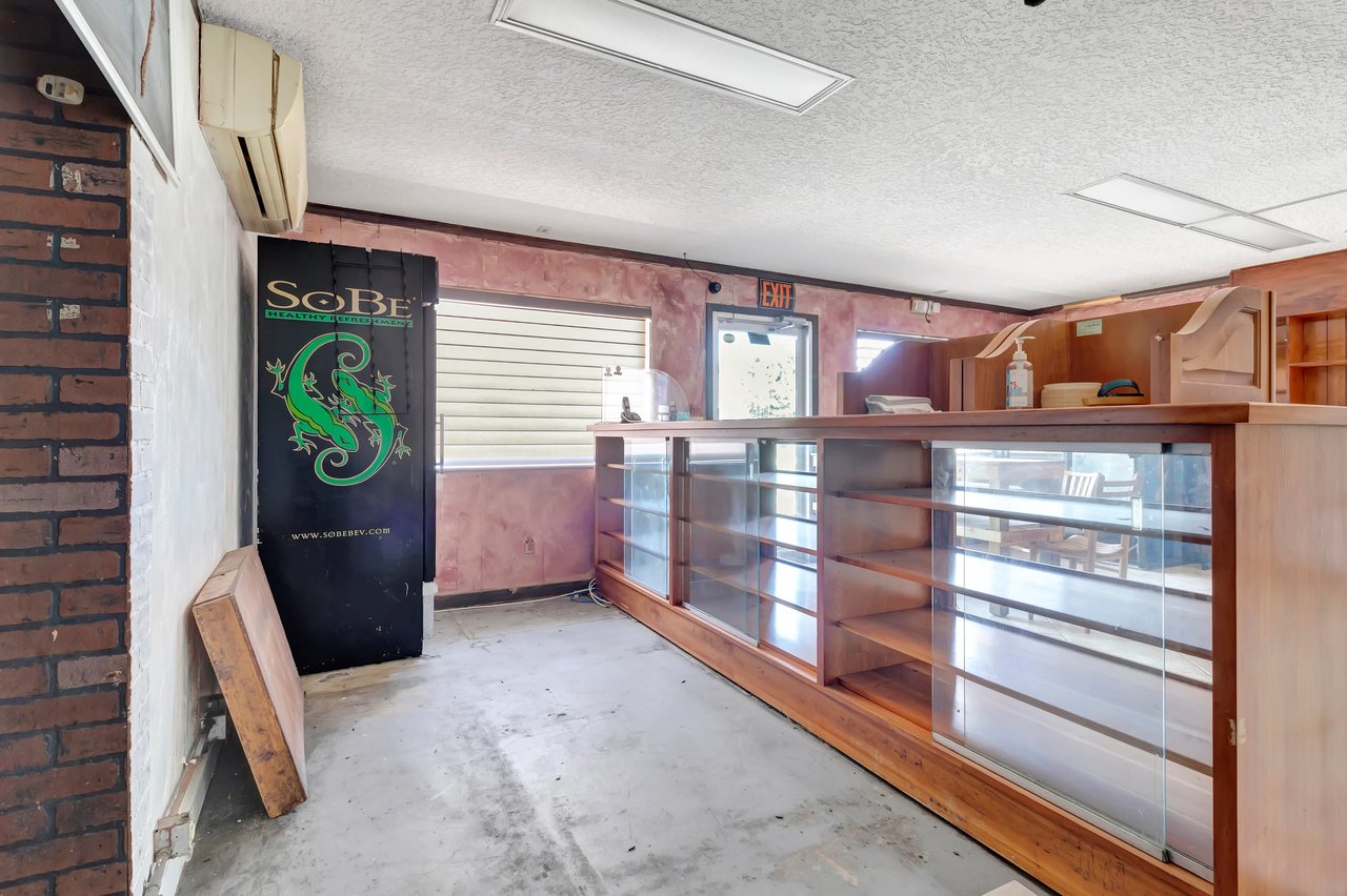 124 N Apopka Ave