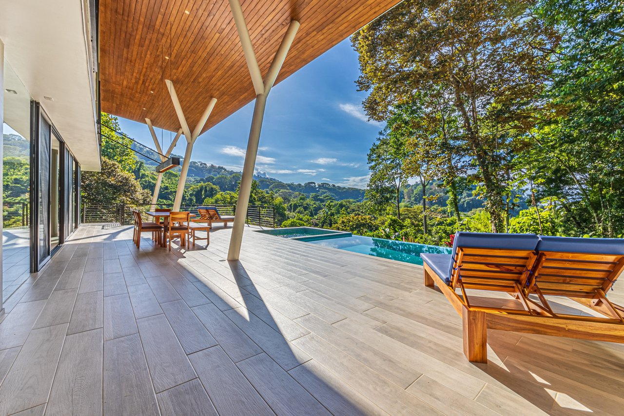 4 Bedroom Jungle Paradise with Ocean Views