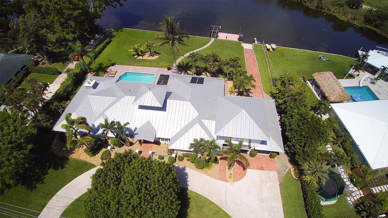 3815 S Lake Dr