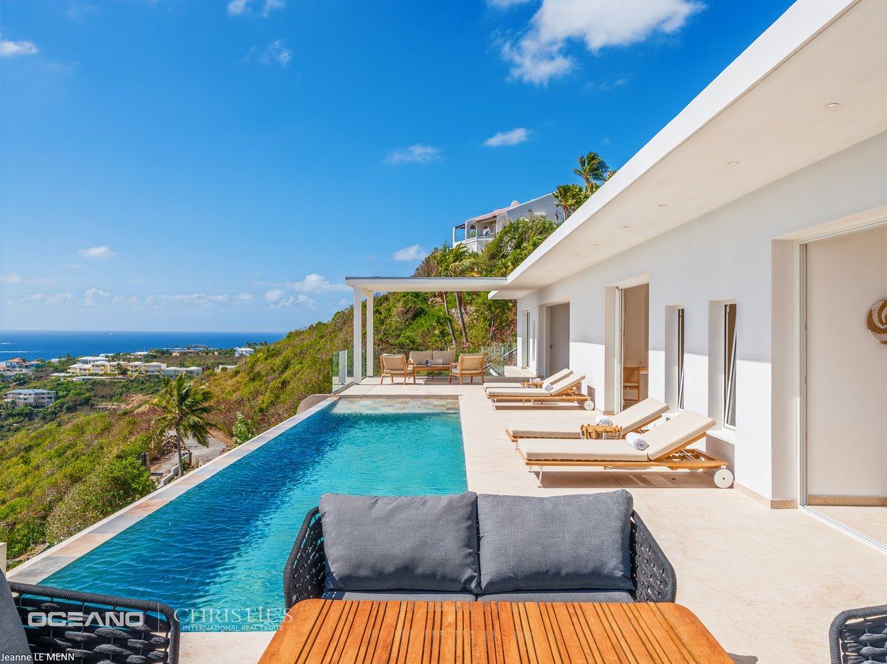 MODERN VILLA WITH SPECTACULAR VIEW -NEWLY BUILT