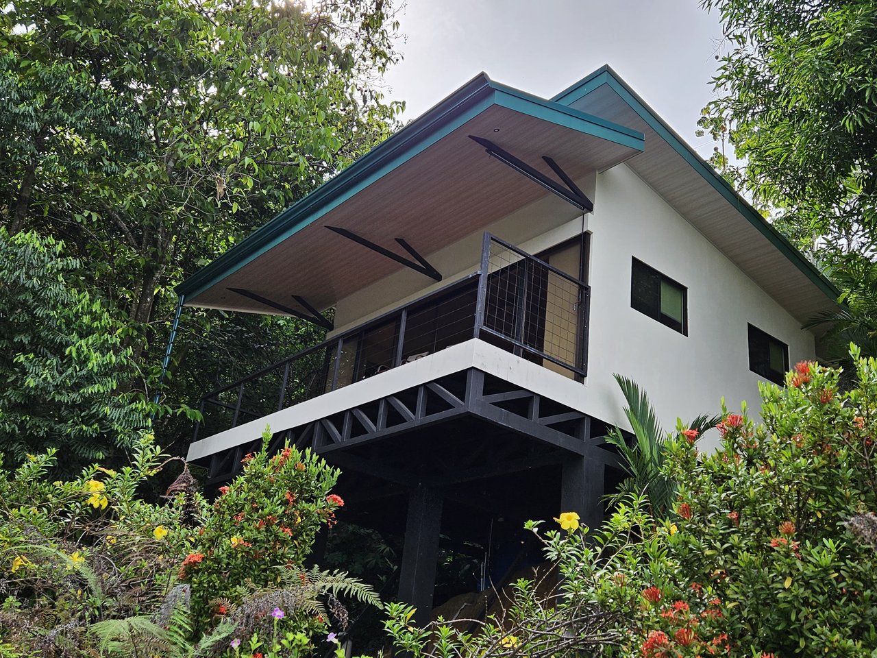 Beautiful sea view House Guesthouse and Pool in a gated Community close to awesome Beaches