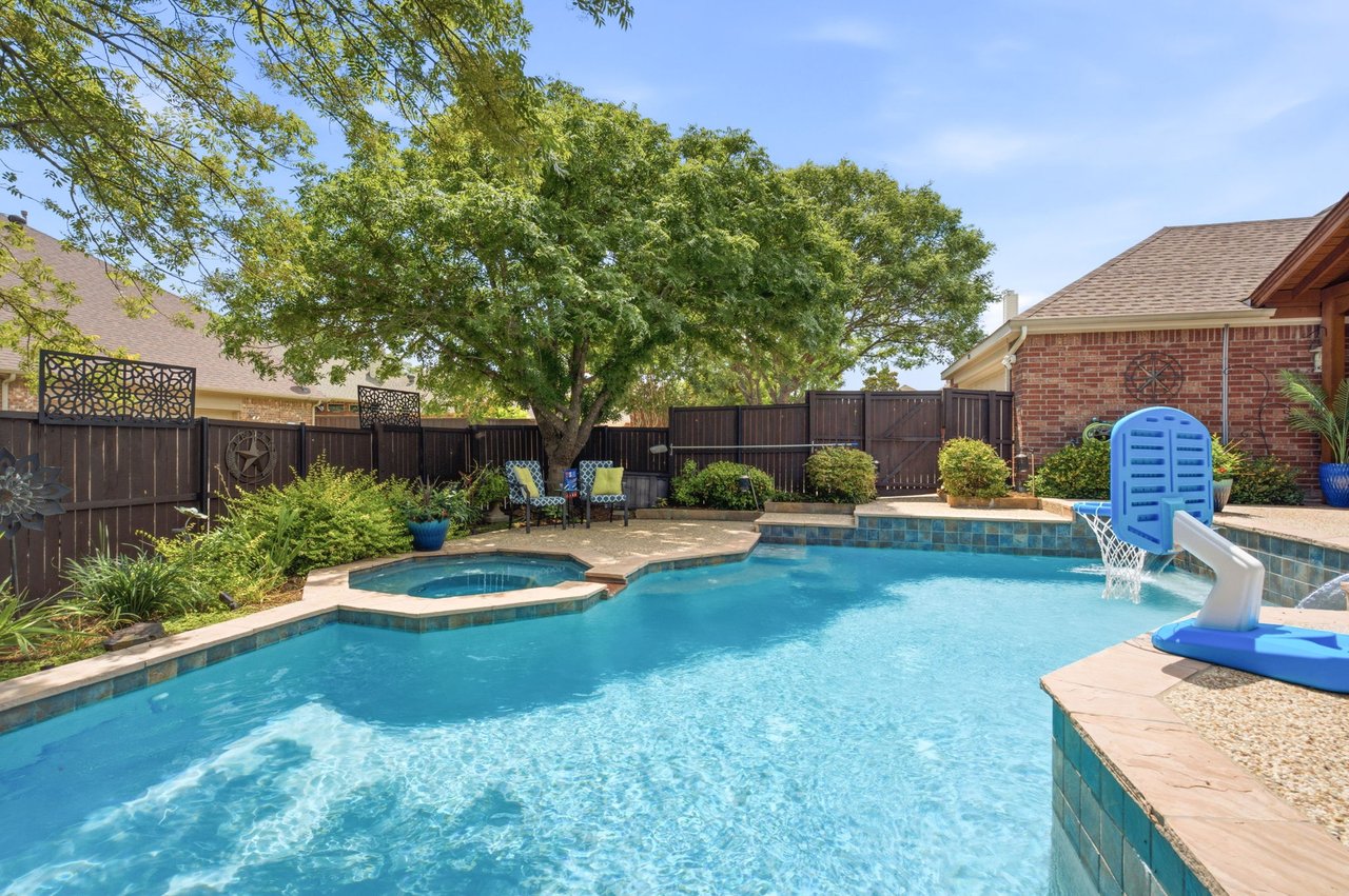 7005 Royal Glen Trail
