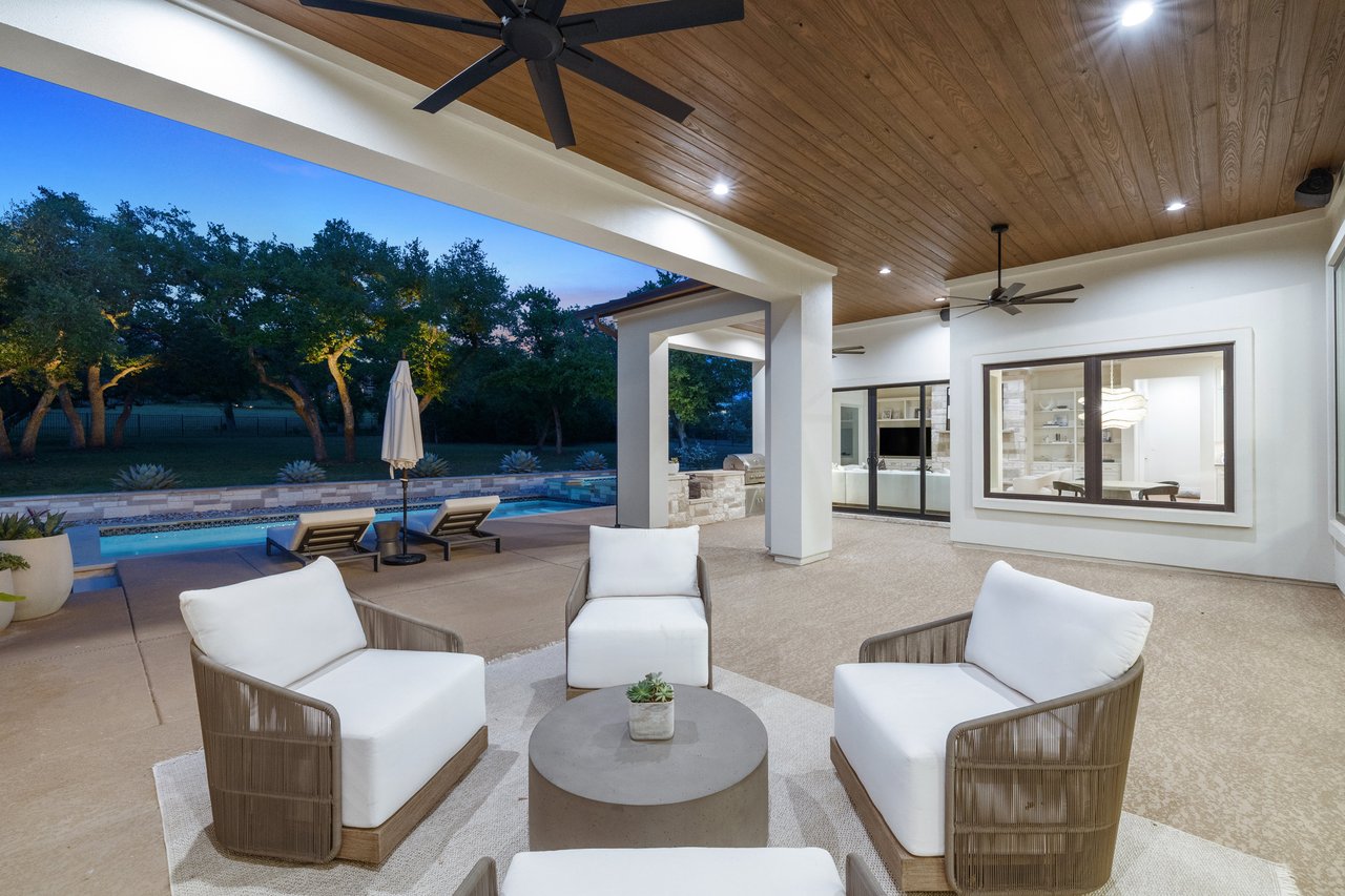 8325 Lakewood Ridge Cv