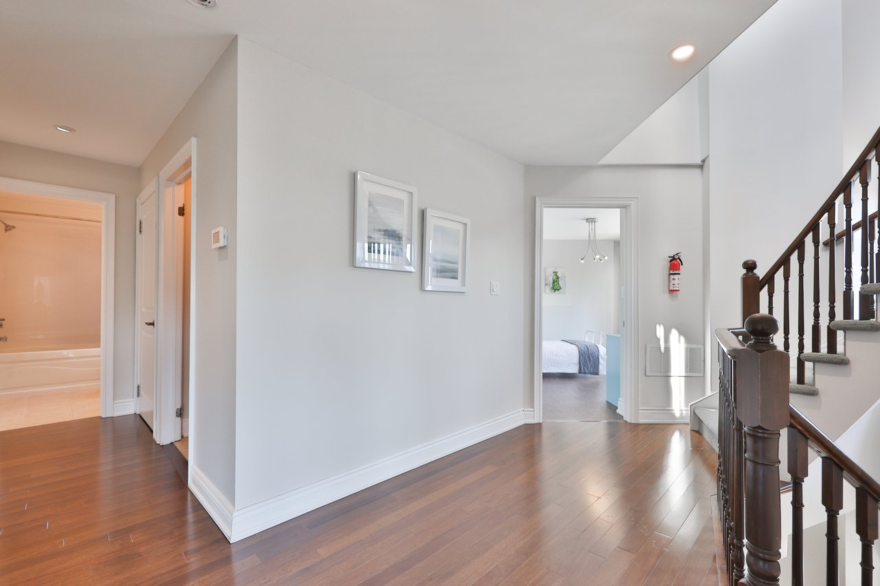 8-120 Bronte Road, Oakville 
