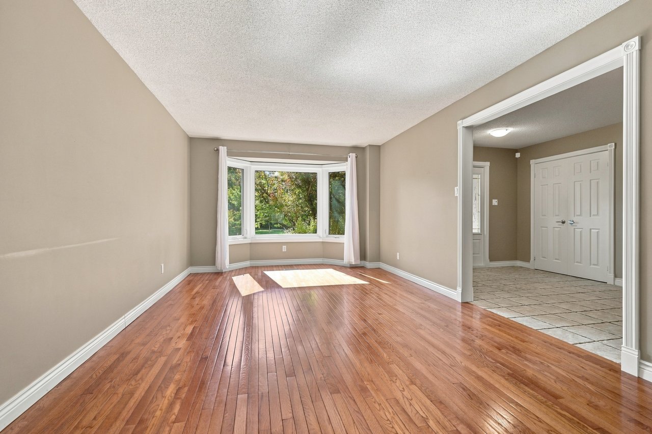 Executive home in Oakville's prestigious Glen Abbey community