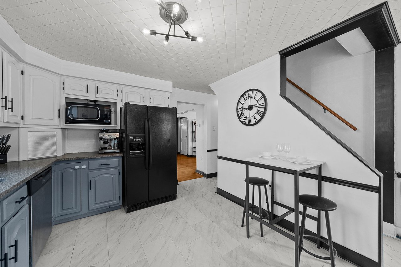 615 Lincoln Ave, Carnegie PA 15106