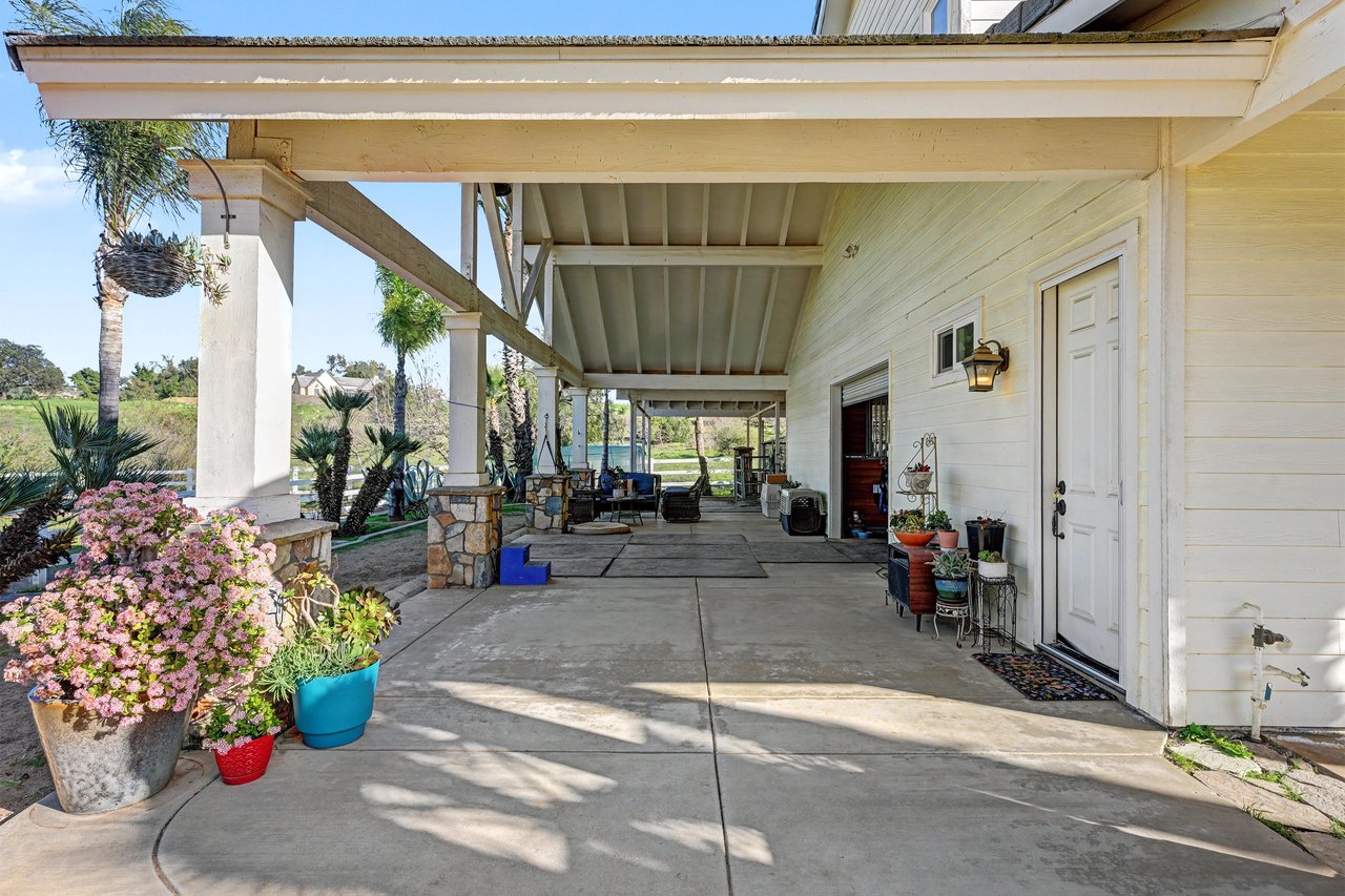 40801 Avenida La Cresta