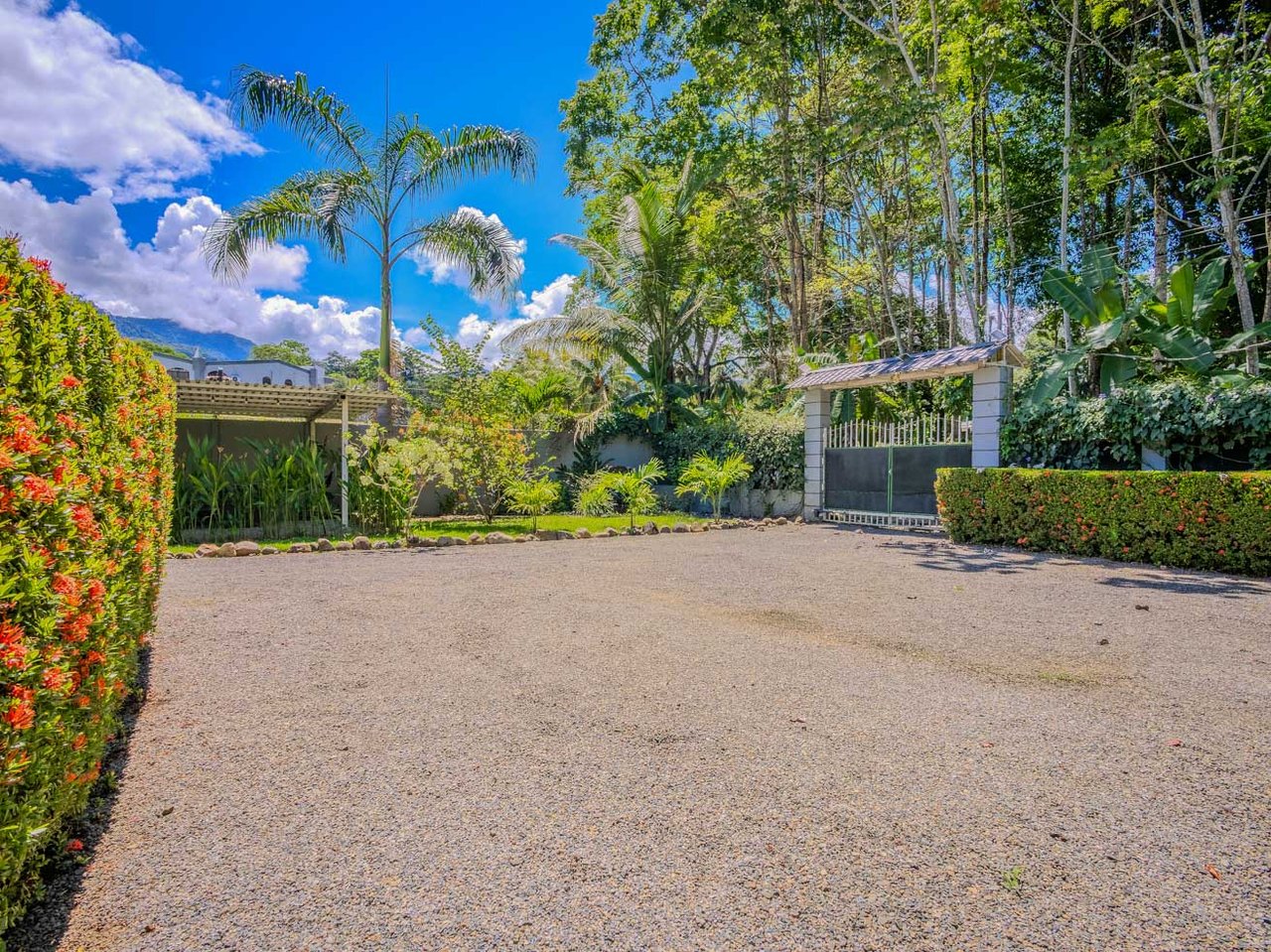 Tropical 3-Cabin Home with Pool and Gardens in the Heart of Uvita