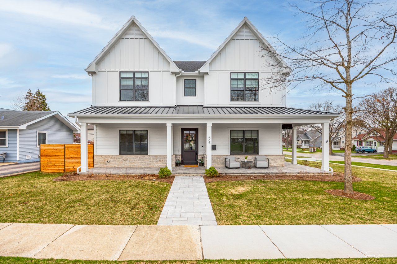 Trolley Tour of Downers Grove Luxury Homes