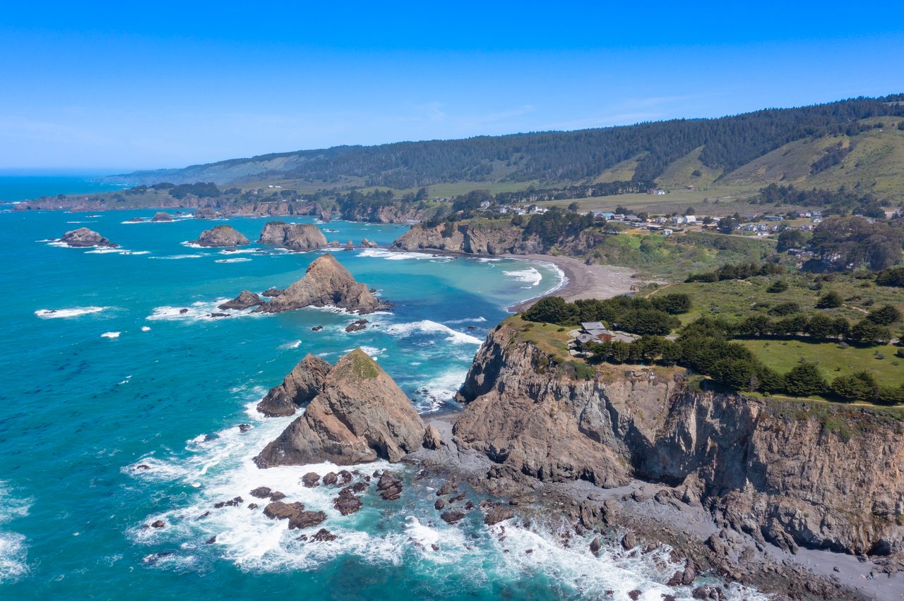 Sea Arches - 7000 S Hwy 1