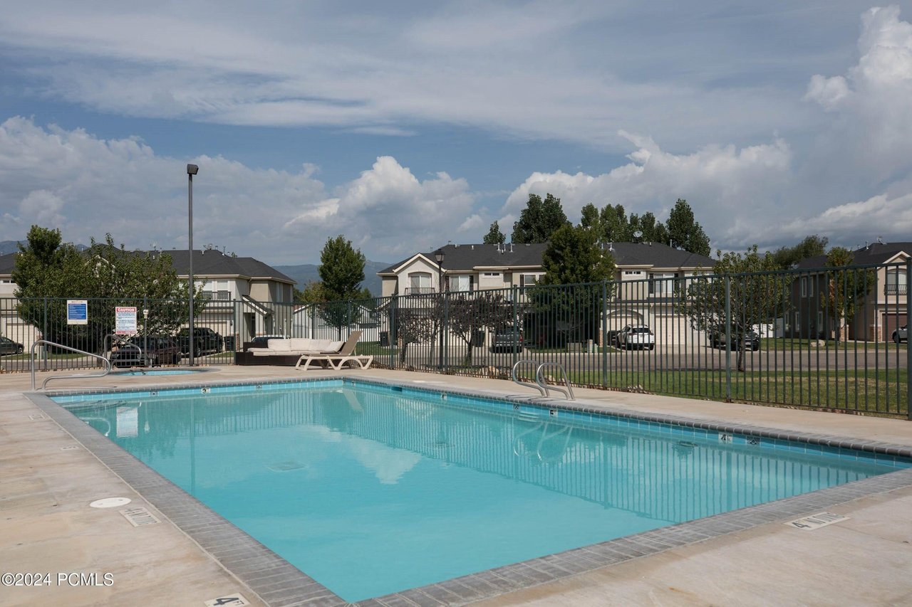 211 Greenfield Cir 103