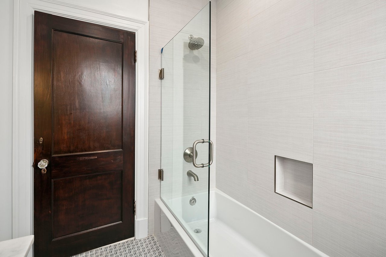 1501 Hamilton St NW