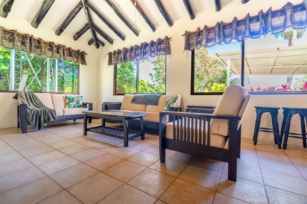 Beautiful Casa Tucán Escape, Tres Rios,  Gorgeous Mountain View with Room to Build!