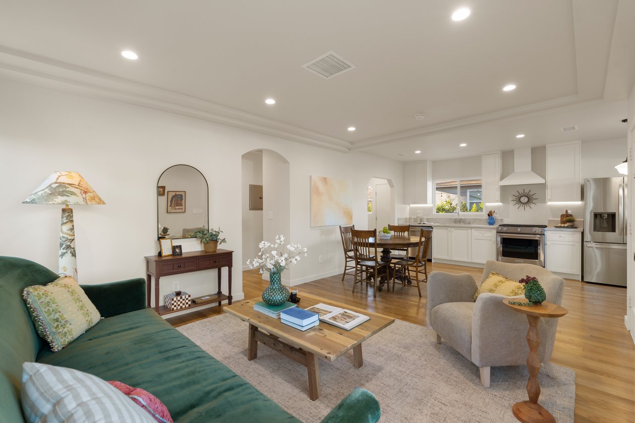 2755 Kelton Ave