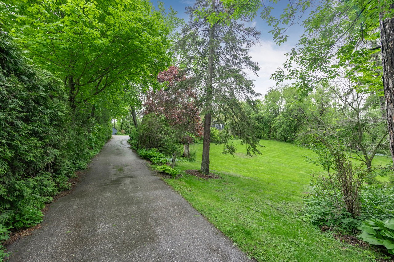 55 Old Church Road, King