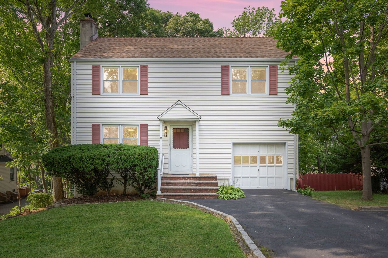8 Colony Ct