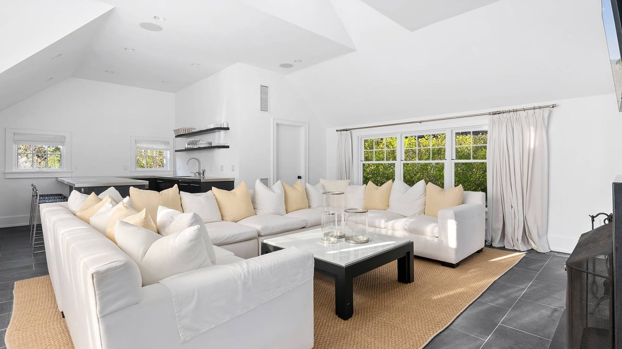 21 Surfside Dr