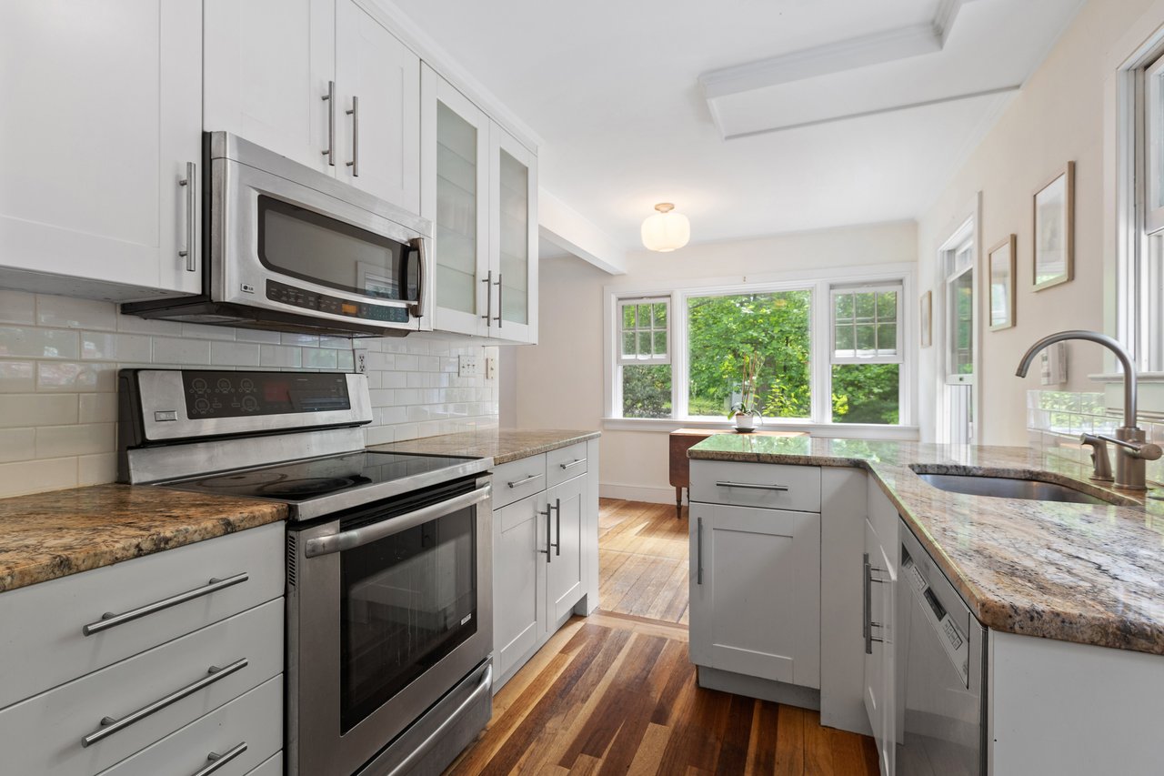 65 Laurelton Road