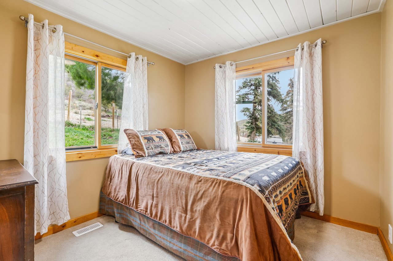 1538 Country Cir