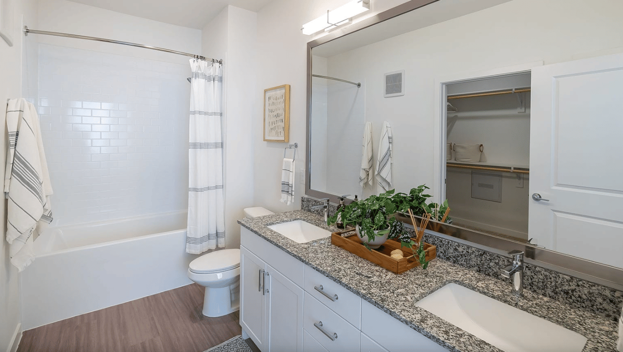 Enjoy up to 12 weeks of base rent FREE!