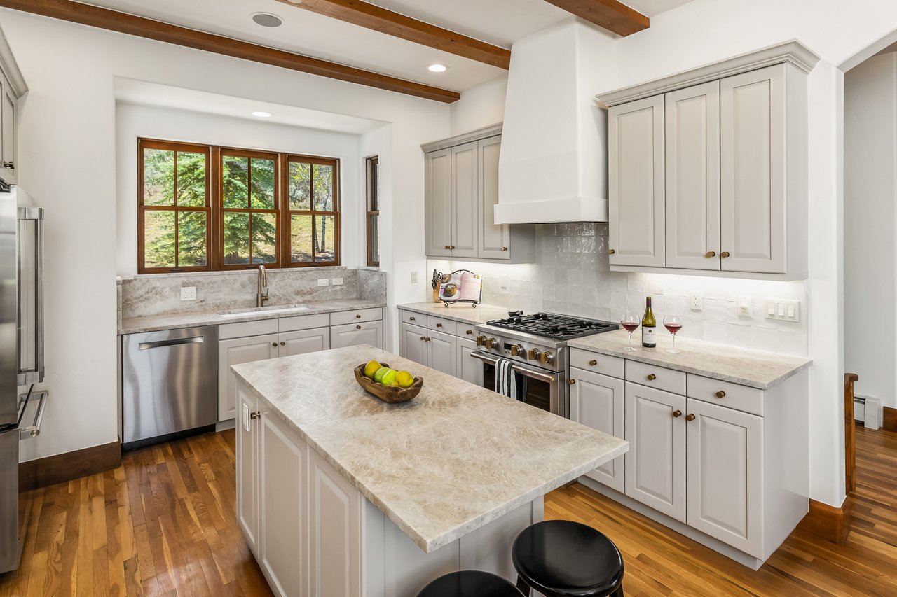 271 Eagles Glen Road