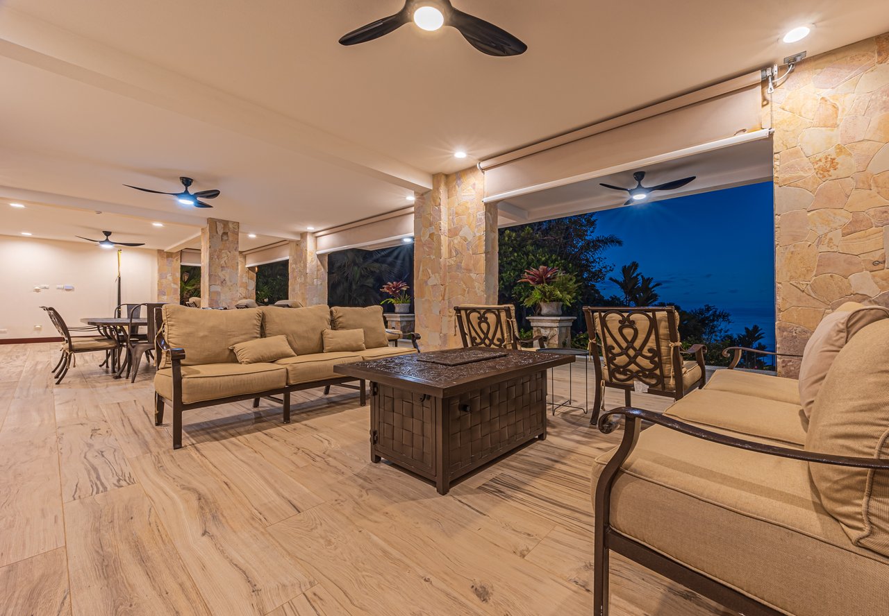 Nido Escondido, Playa Dominical