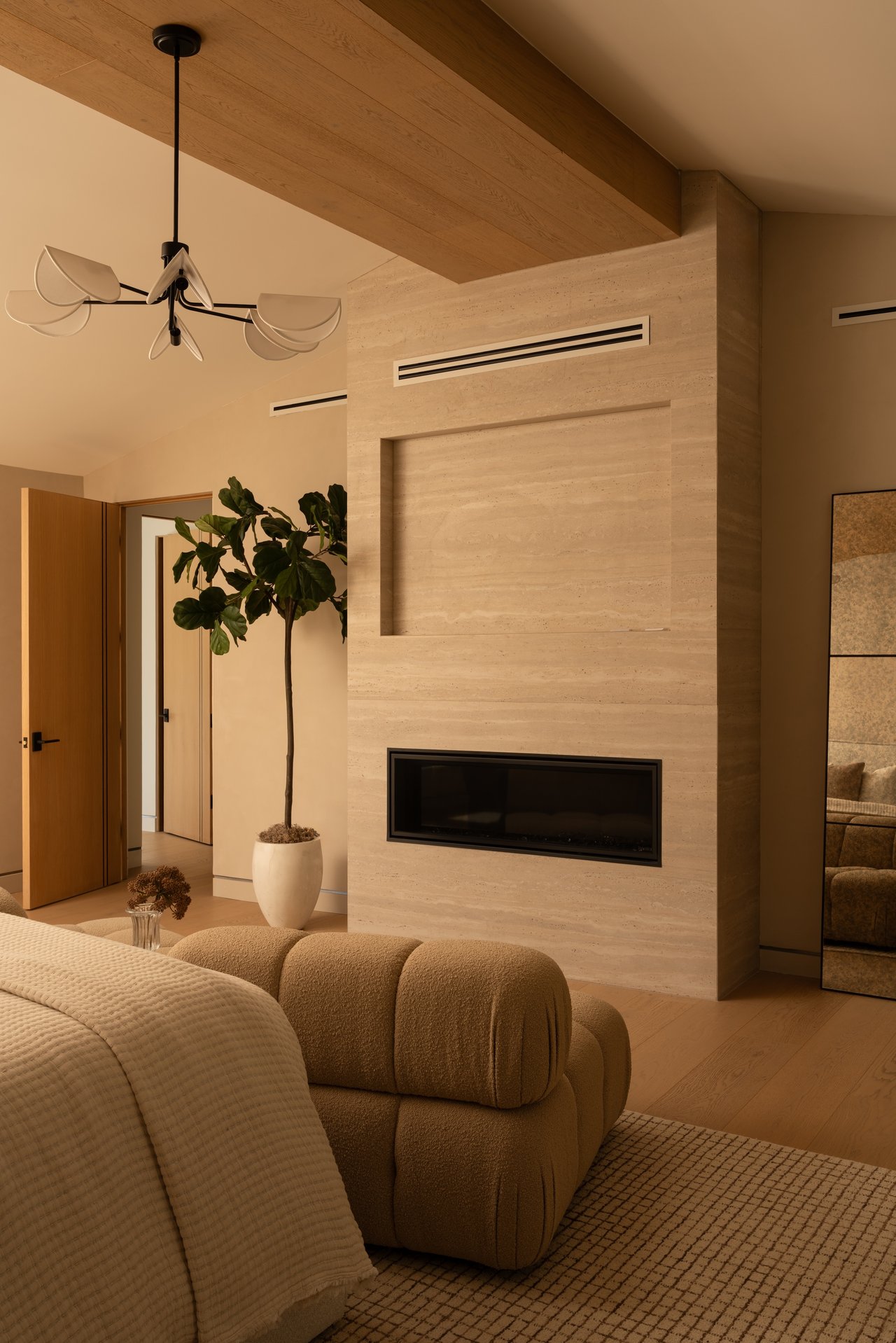 quintessential Hollywood Hills