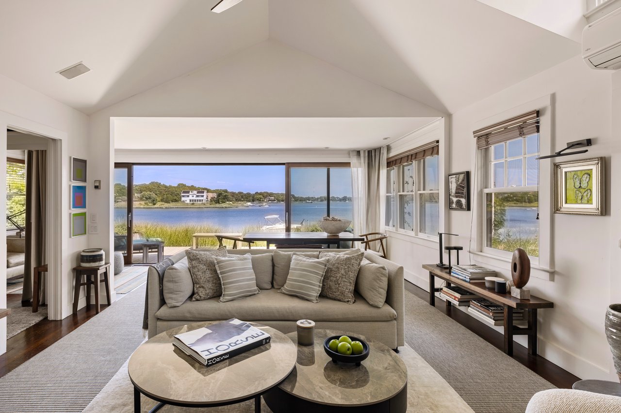 3 BayView Rd