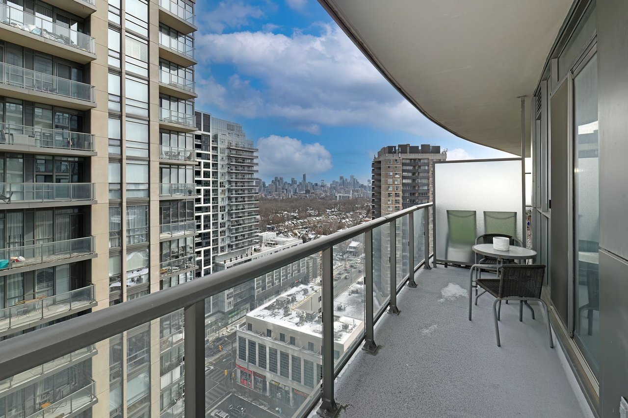 530 St Clair Ave W Unit: 1605