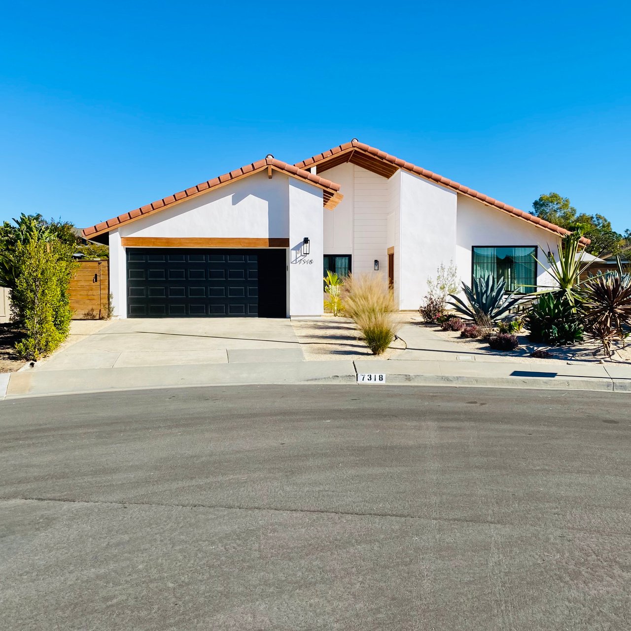 Single-story home in Spinnaker Hill, a coastal Carlsbad, CA neighborhood near Batiquitos Lagoon