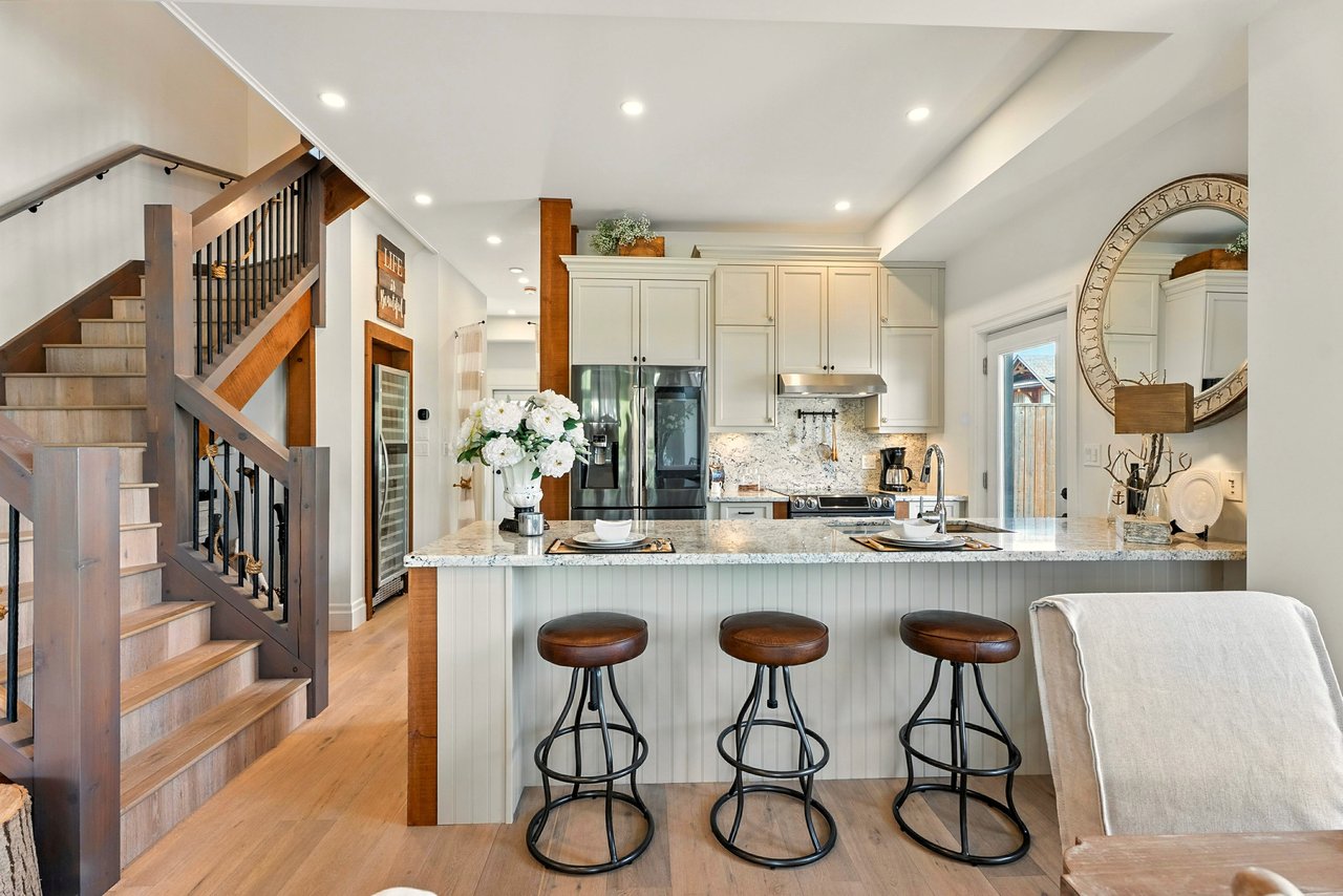 #205 - 97C JOSEPH STREET